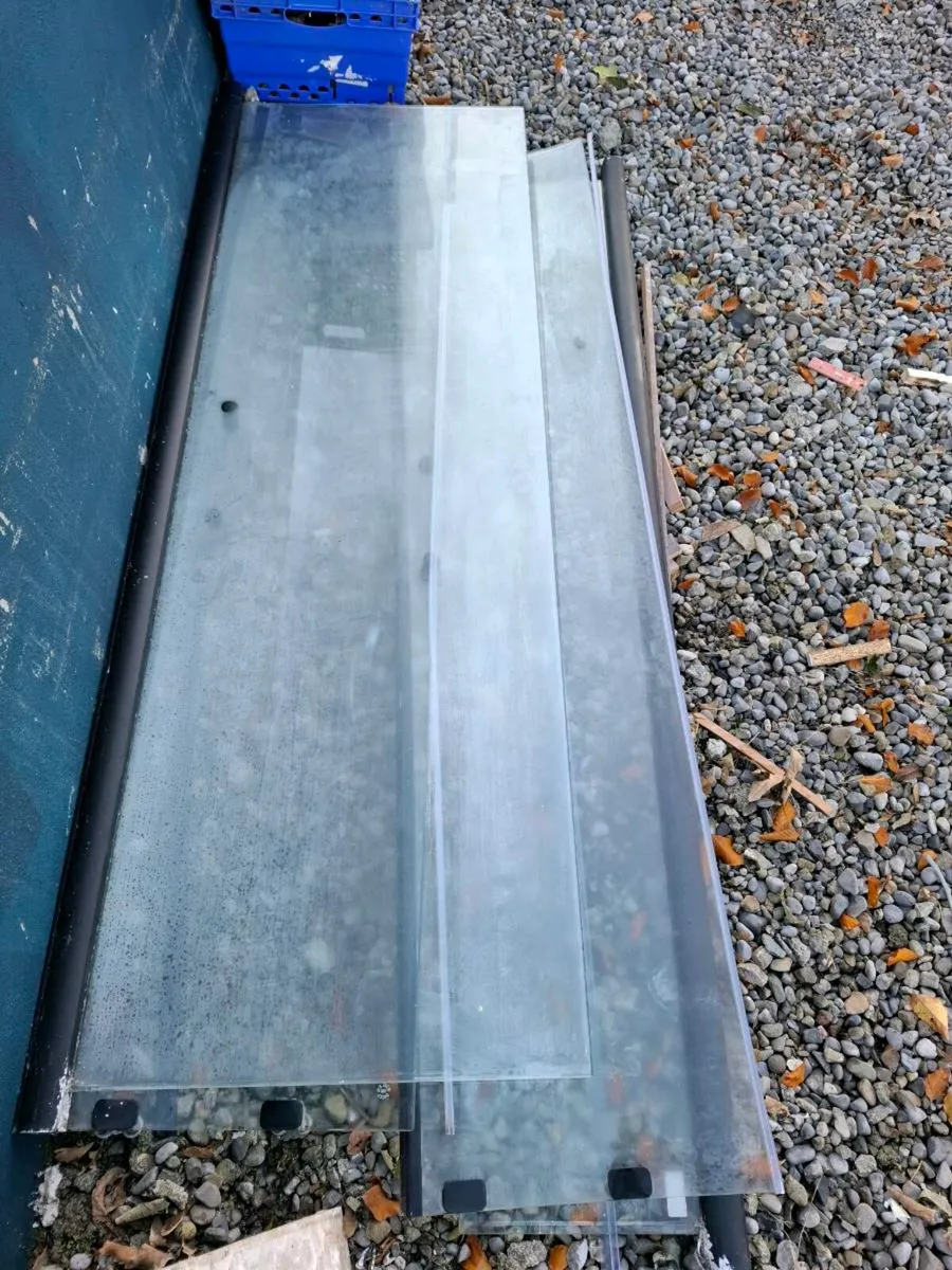 Free to take away. Shower doors