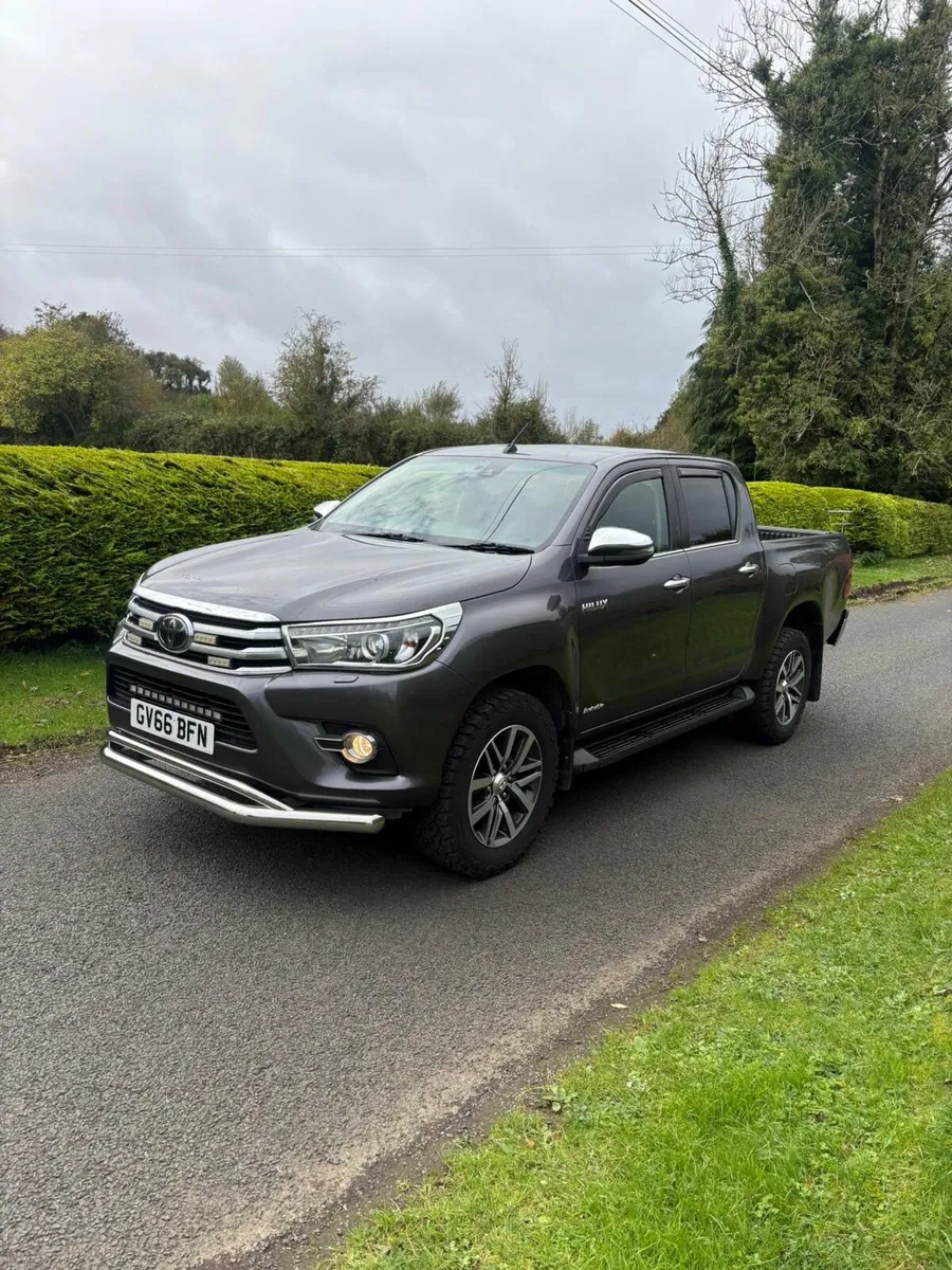 Toyota Hilux 2016 - Image 2