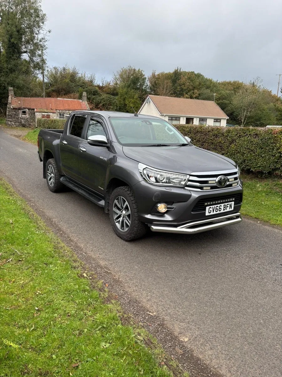Toyota Hilux 2016 - Image 1