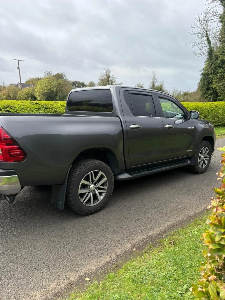 Toyota Hilux 2016 - Image 4