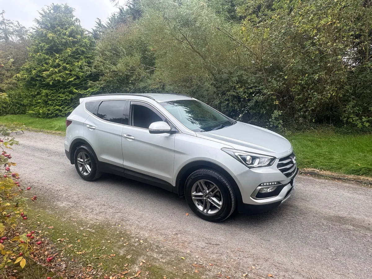 172 Hyundai Santa Fe 2.2CRDI 7 SEATS - Image 1