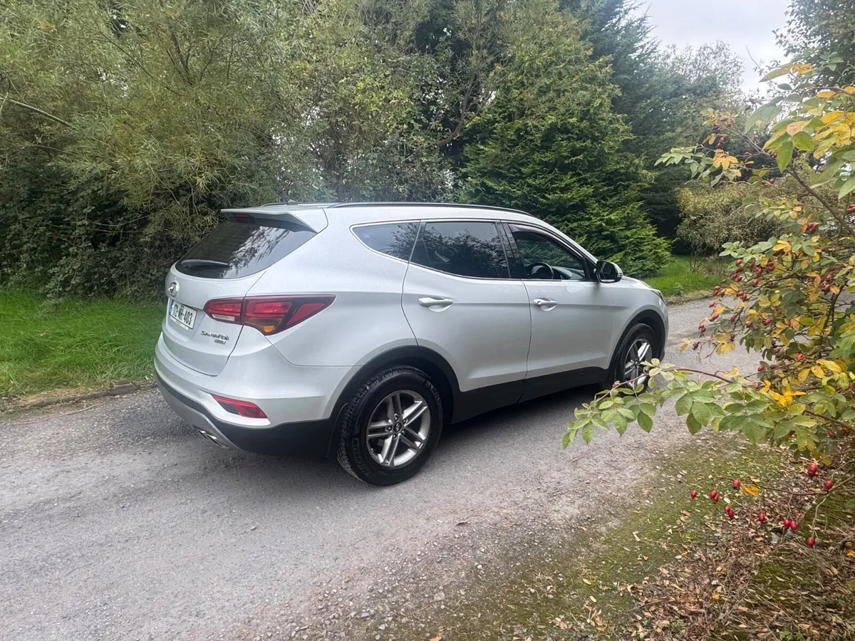 172 Hyundai Santa Fe 2.2CRDI 7 SEATS - Image 2