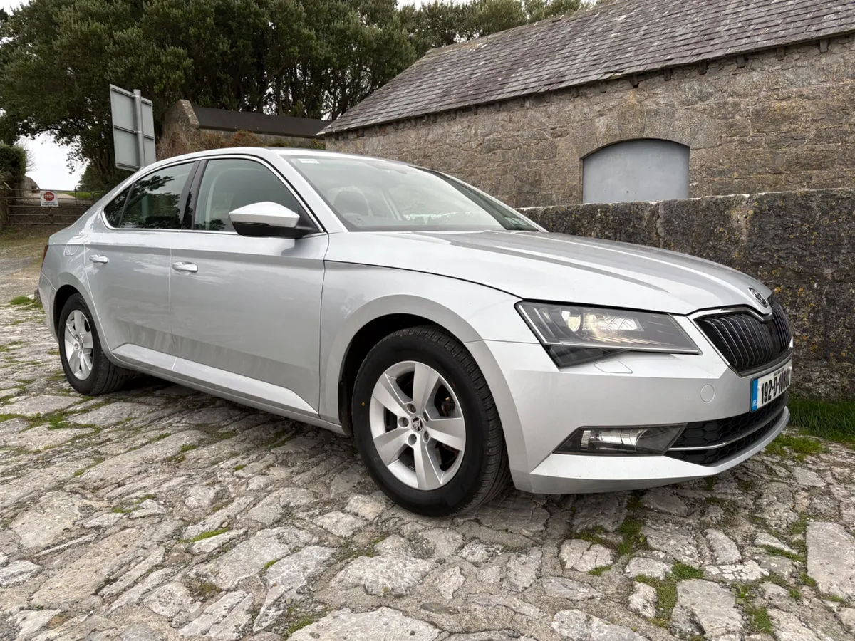 2019 Skoda Superb 2.0 TDI Ambition - Image 1