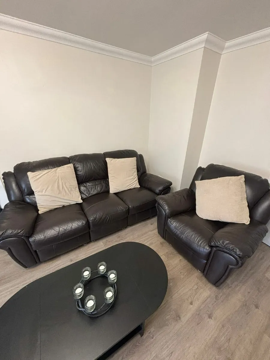 Leather suite 3 - 2- 1 - Image 3