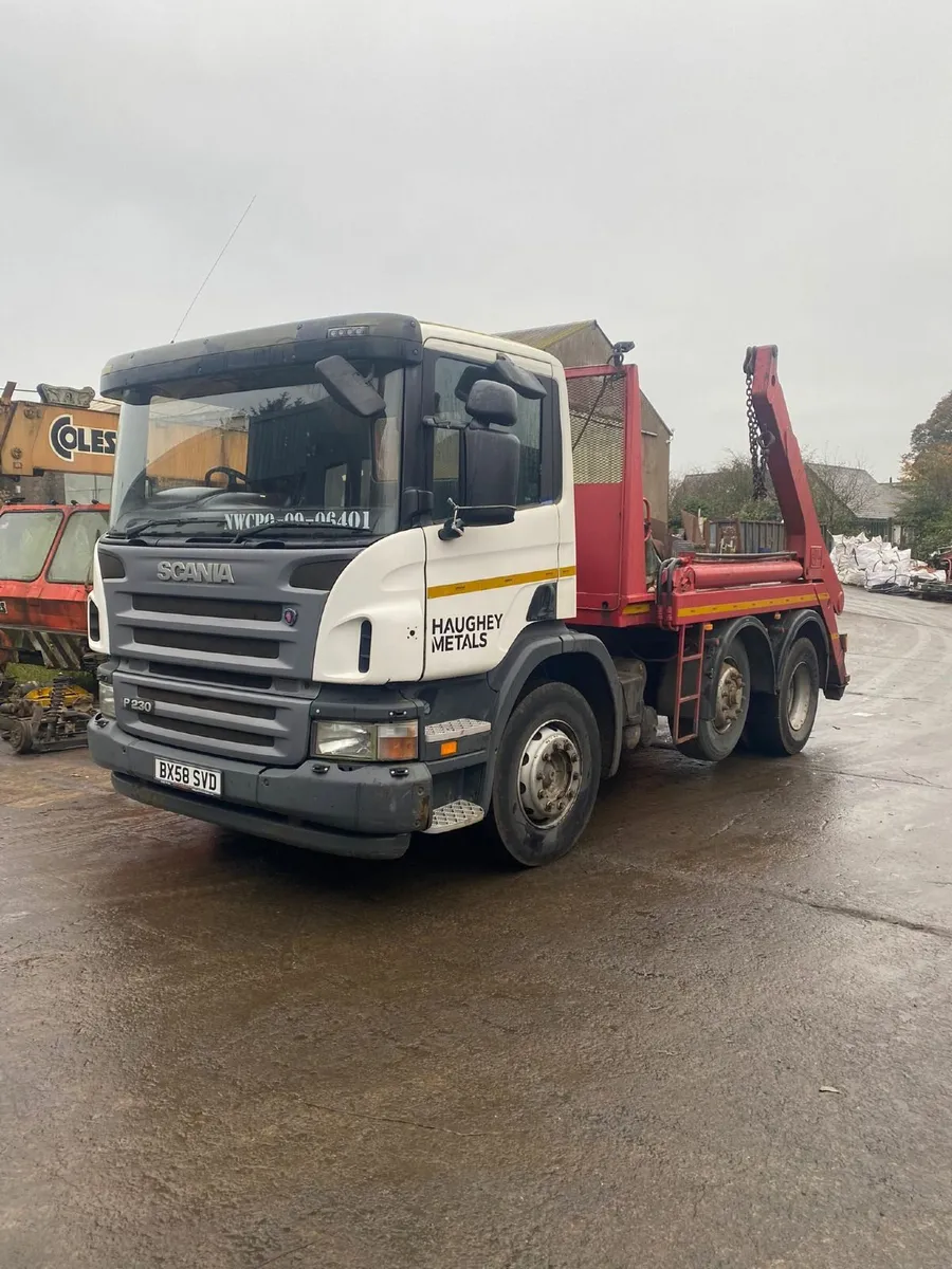 2009 Scania P230 Skip Loader - Image 3