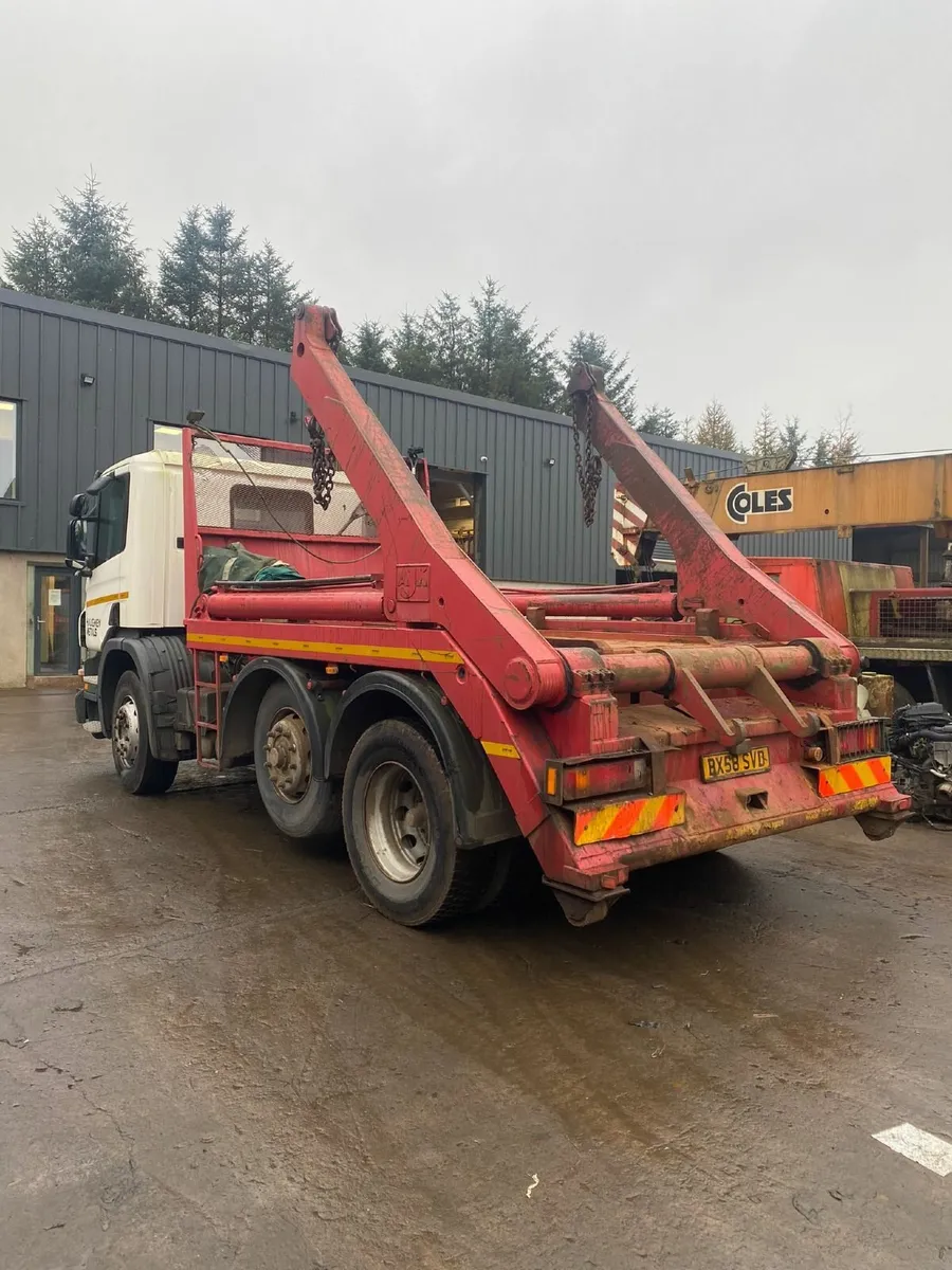 2009 Scania P230 Skip Loader - Image 4