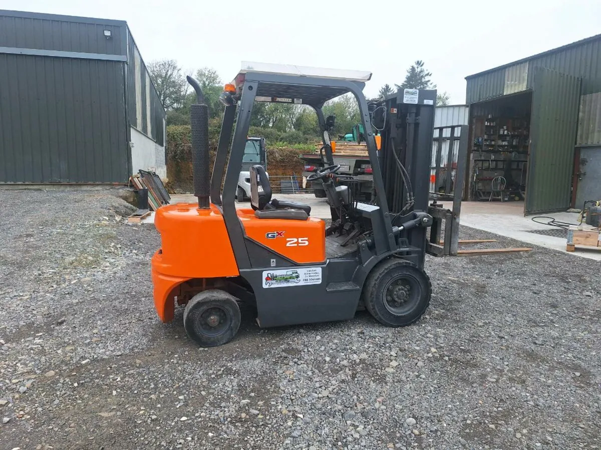 Doosan forklift - Image 4