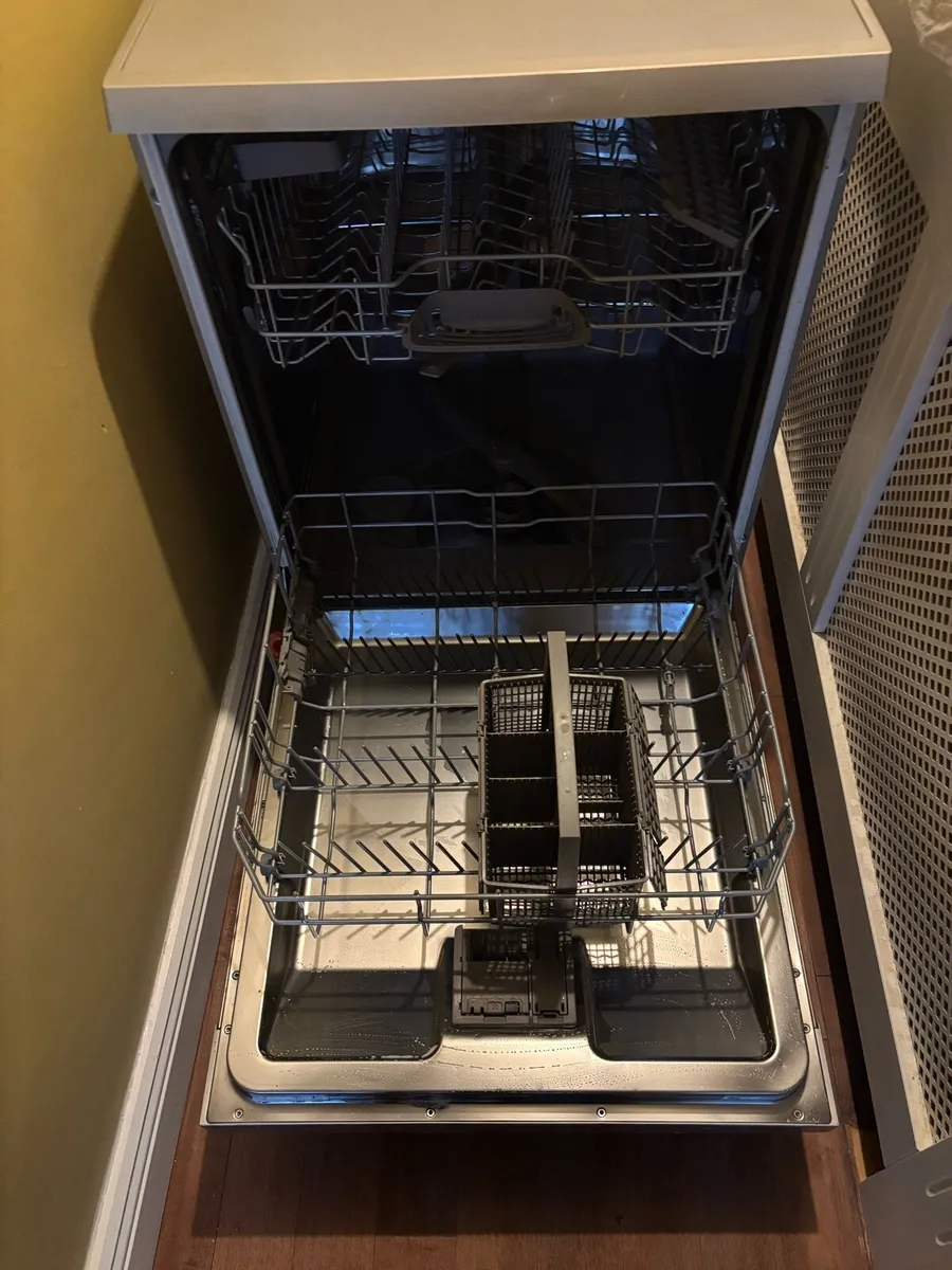 Dishwasher - Image 2