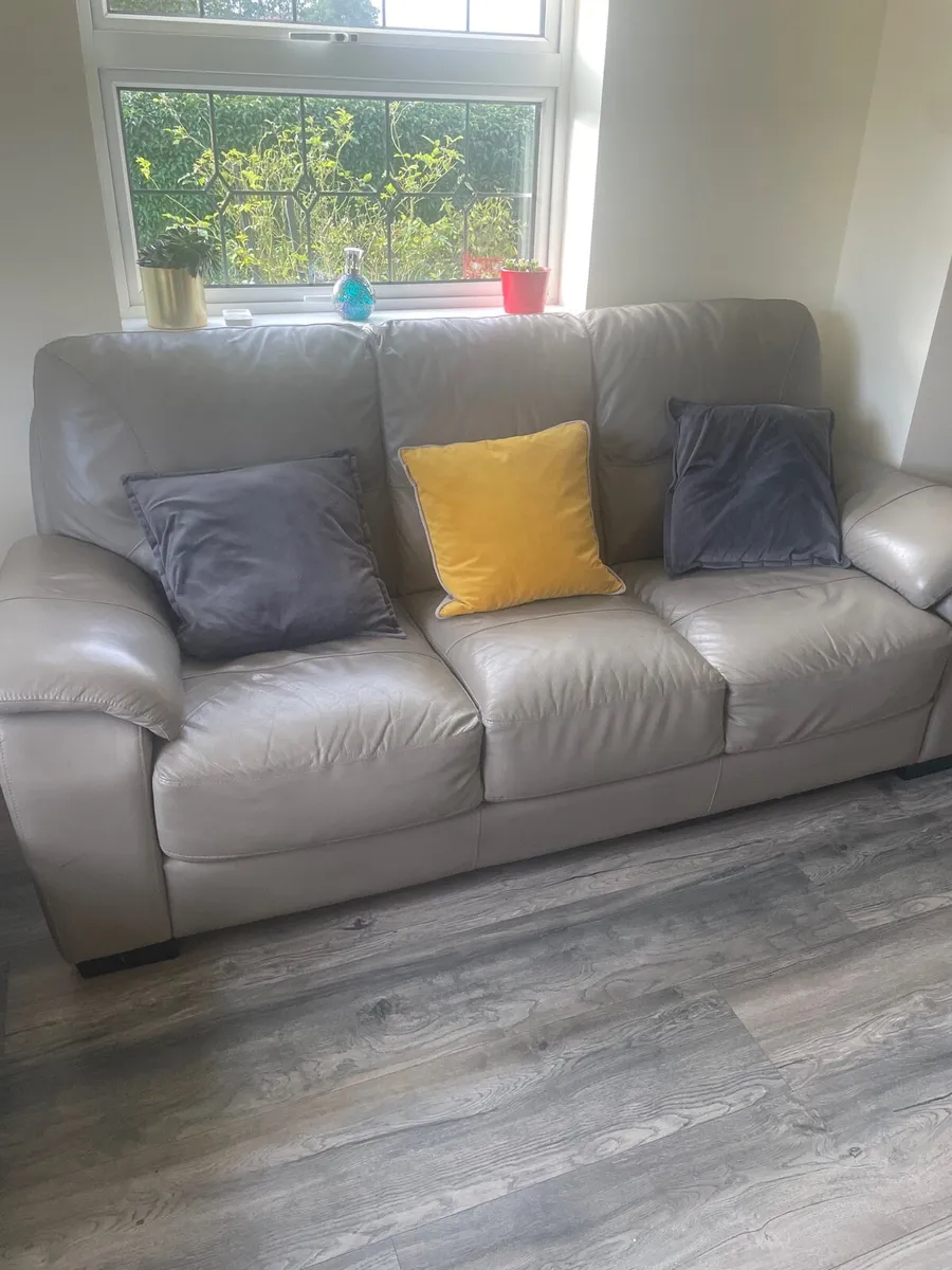 Sofa - Image 3