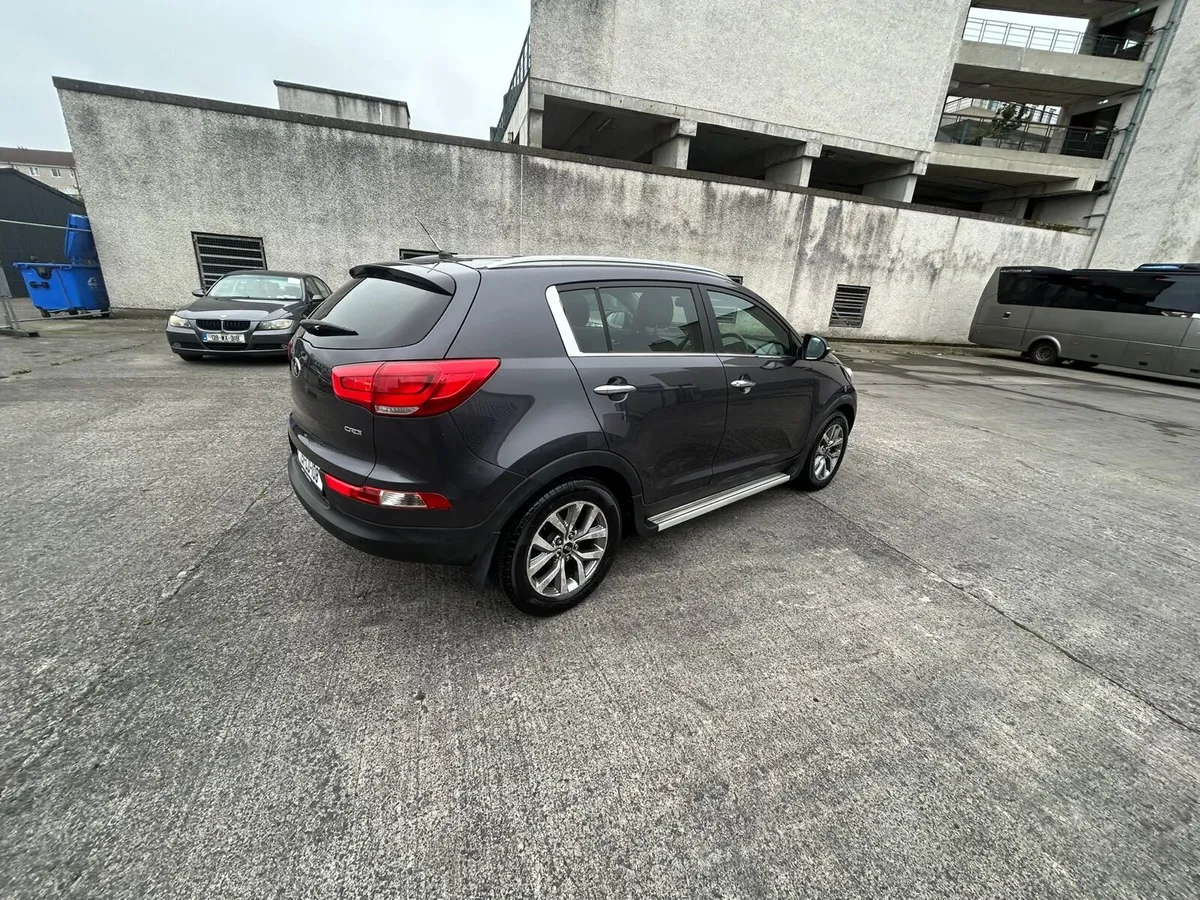 KIA SPORTAGE HIGH SPEC - Image 4