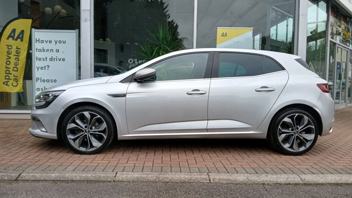 Renault Megane 1.3tce 140 GT - Line  Silver Met - Image 4