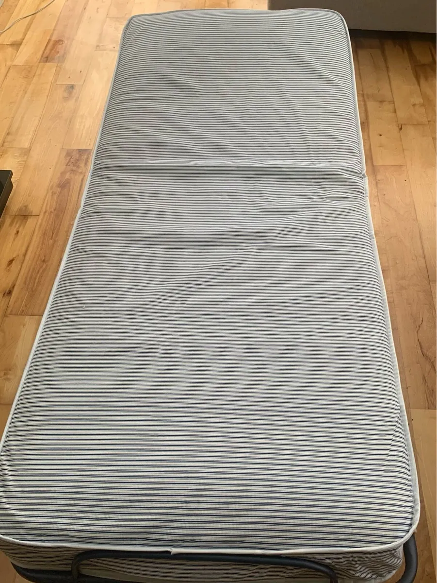Fold up single bed - Image 3