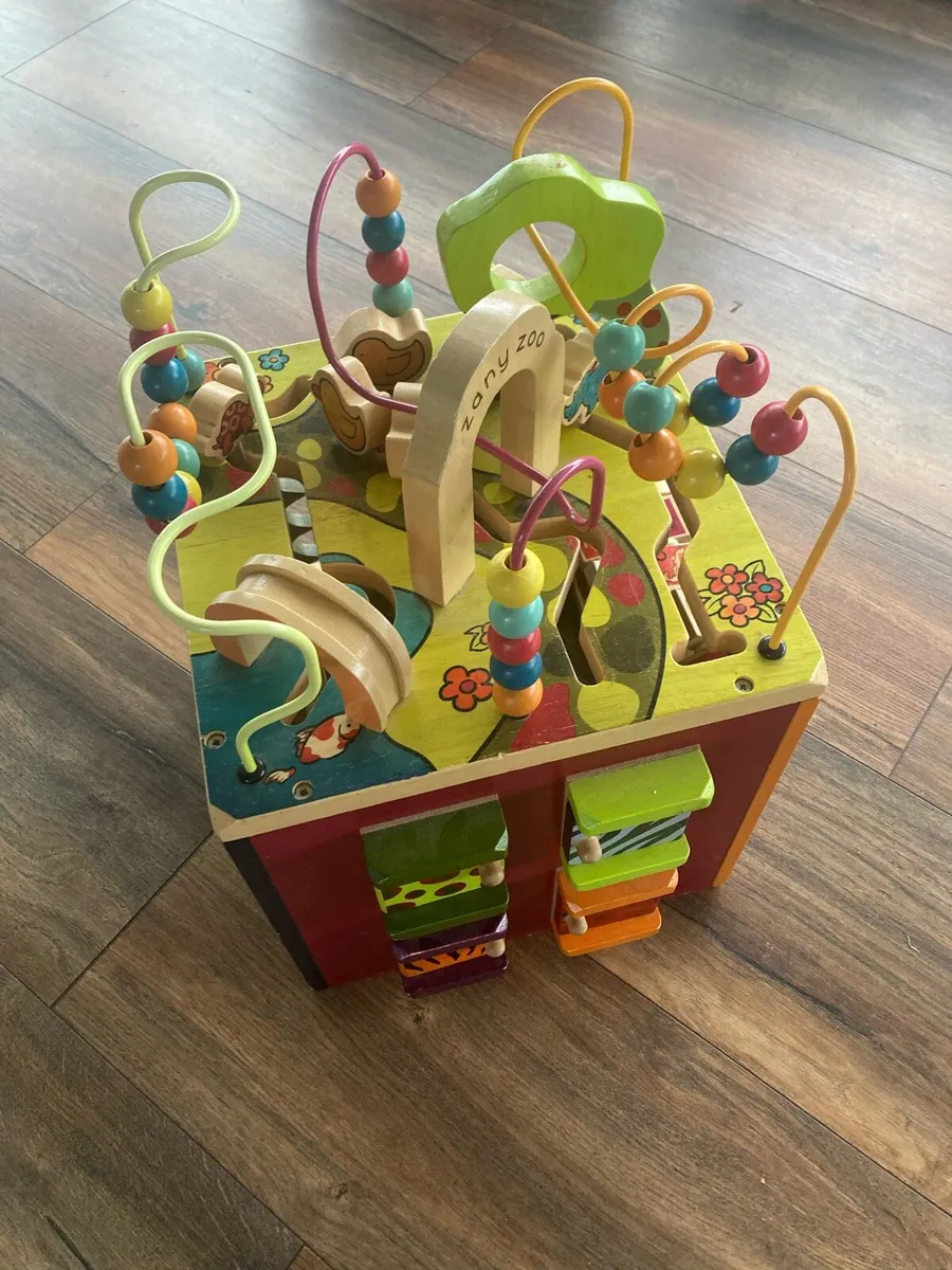 Zany Zoo activity cube - Image 1