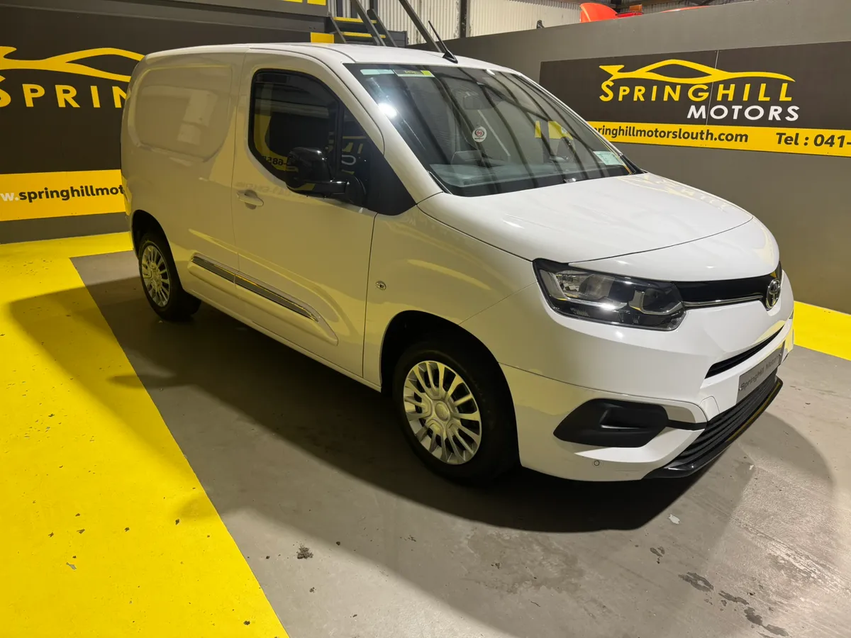 2024 Toyota Proace City 1.5D 1000KG NO VAT 3 SEATS - Image 2