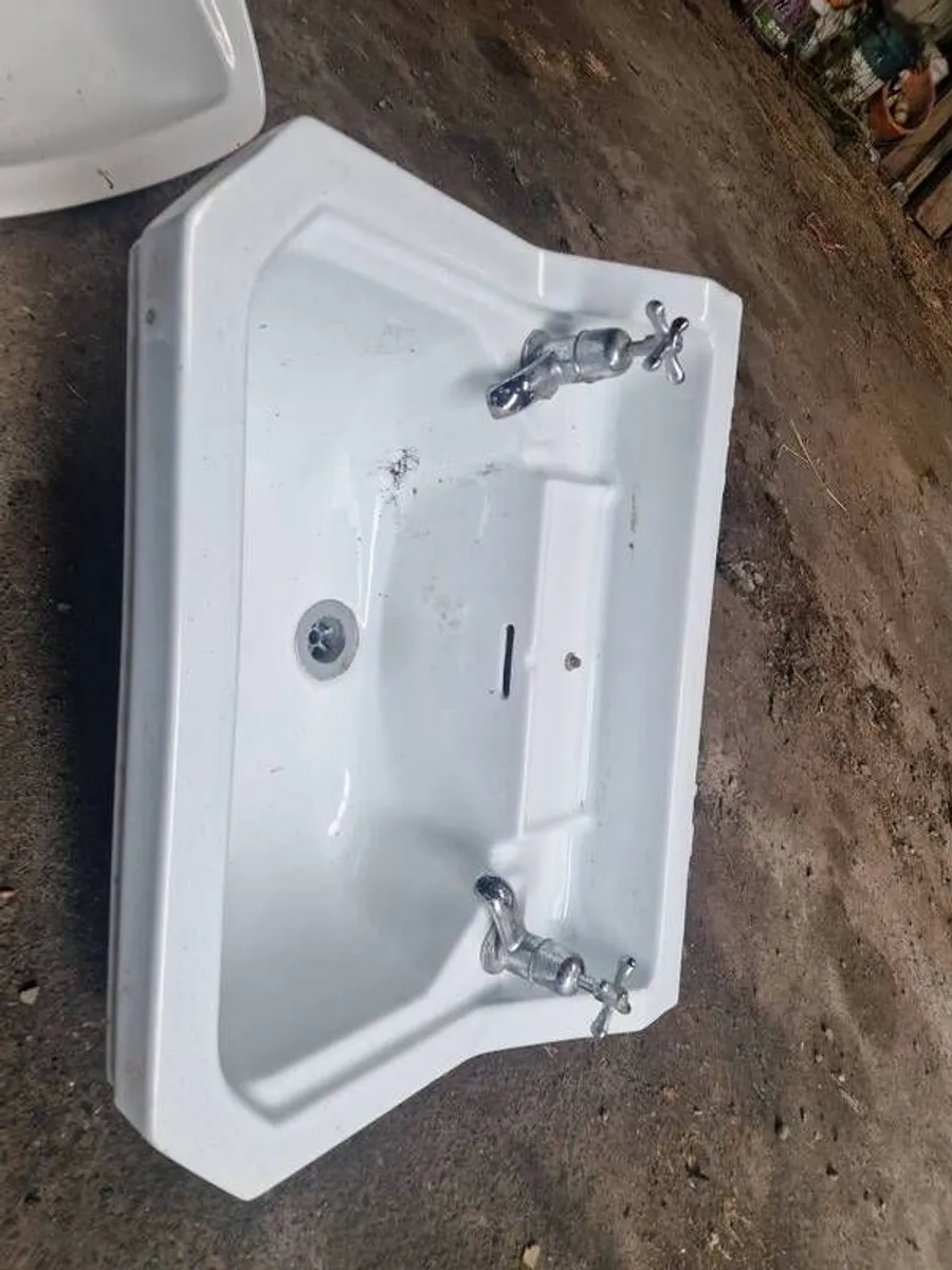 bathroom handbasin - Image 2