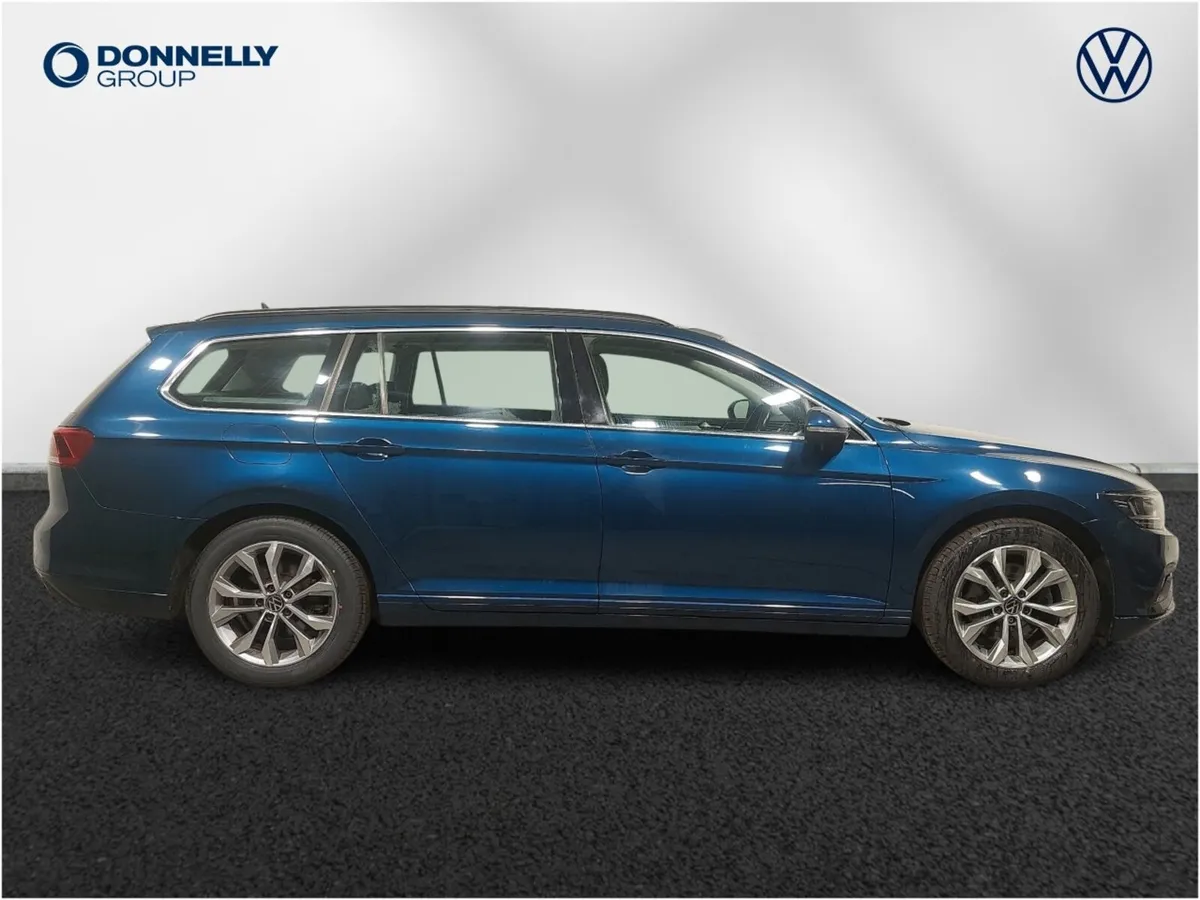 Volkswagen Passat Estate SE Nav - Image 4