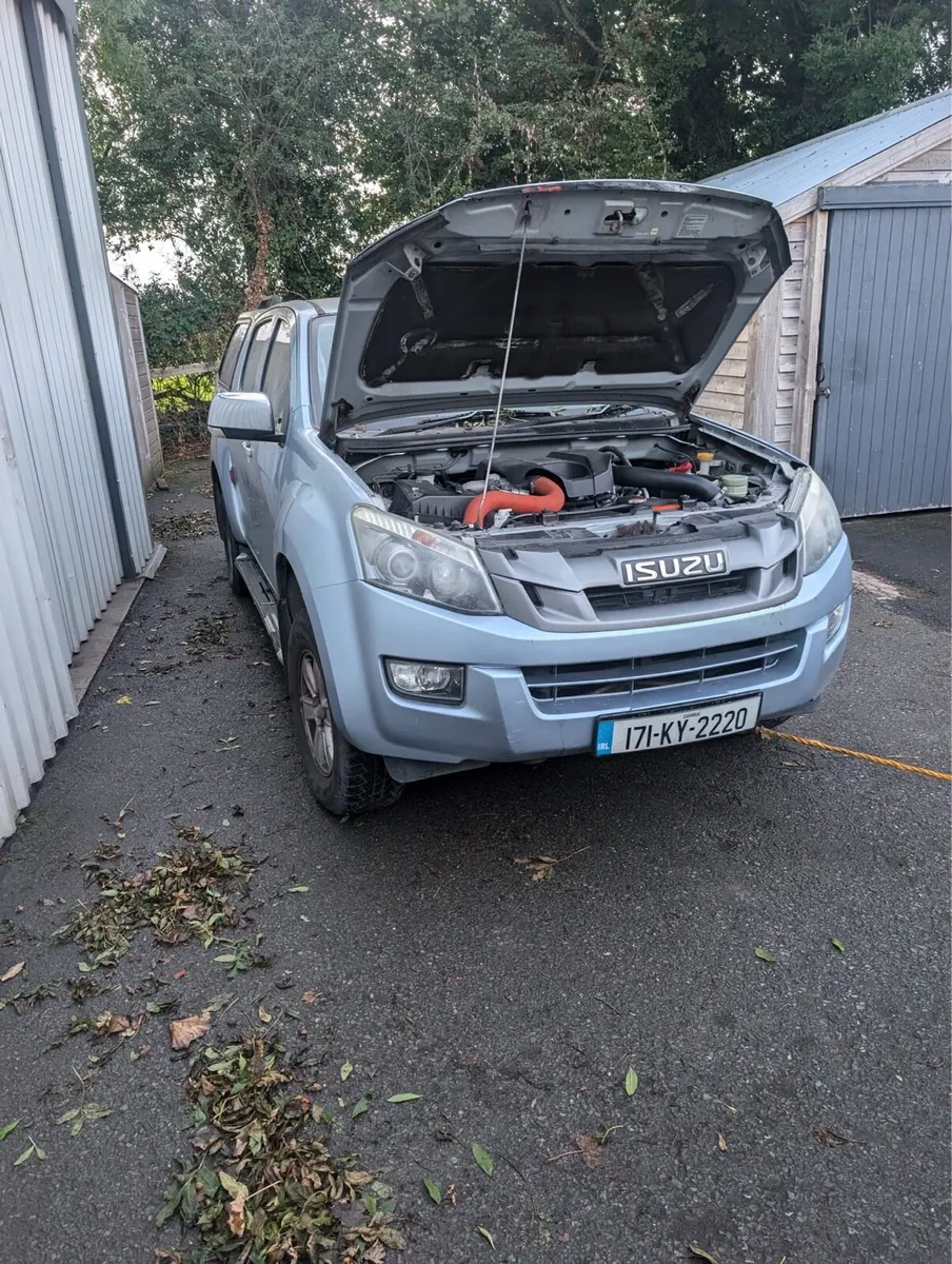 Isuzu D max 2017 crew cab - Image 1