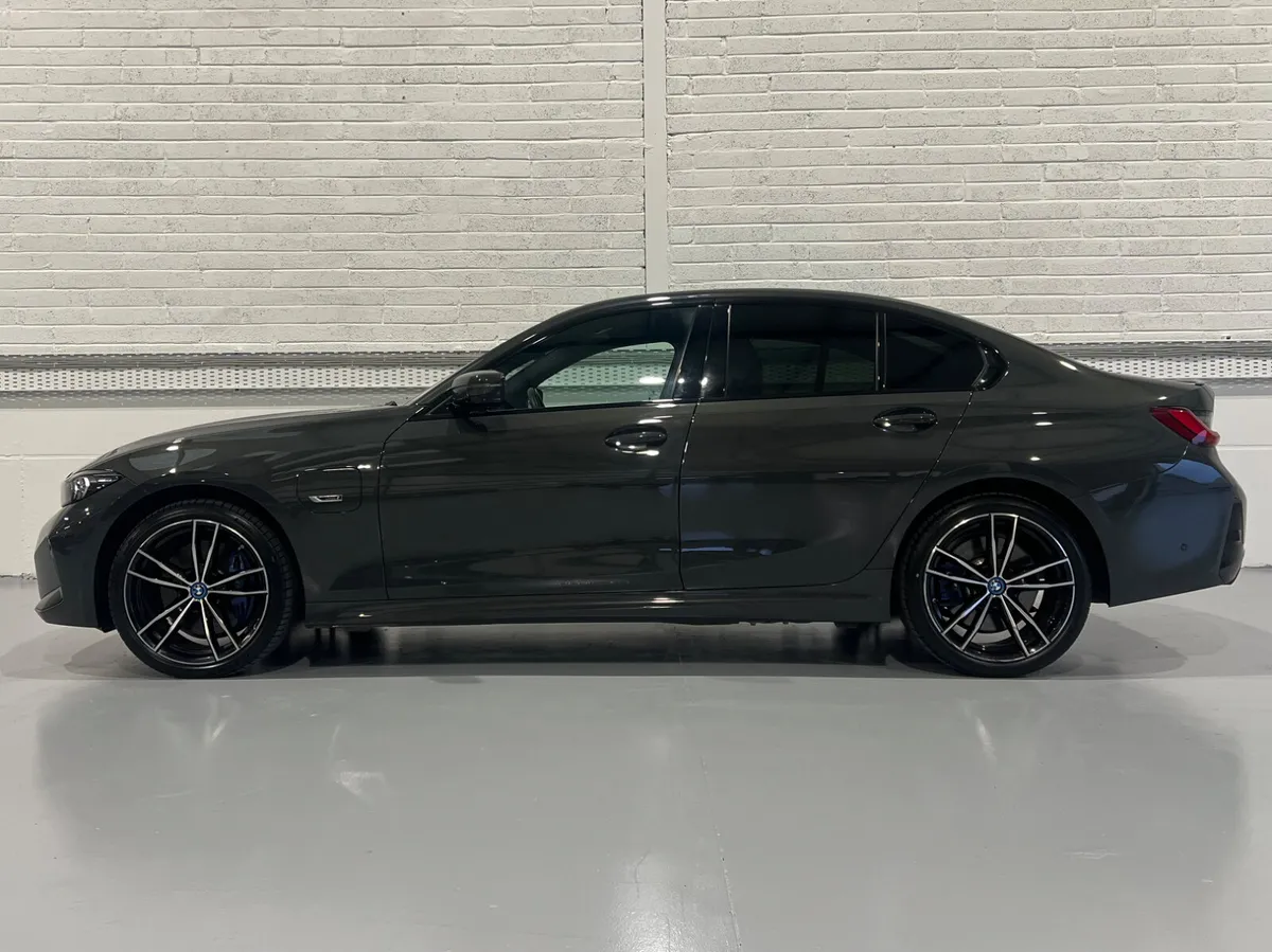 BMW 3 Series 330e M Sport Pro Pack PHEV 288bhpAuto - Image 4
