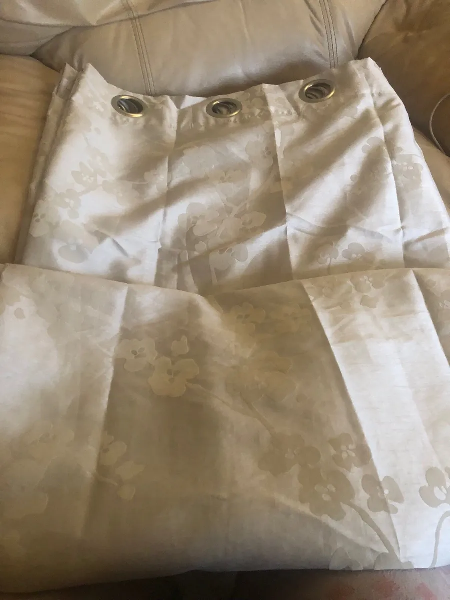 Curtains - Image 1