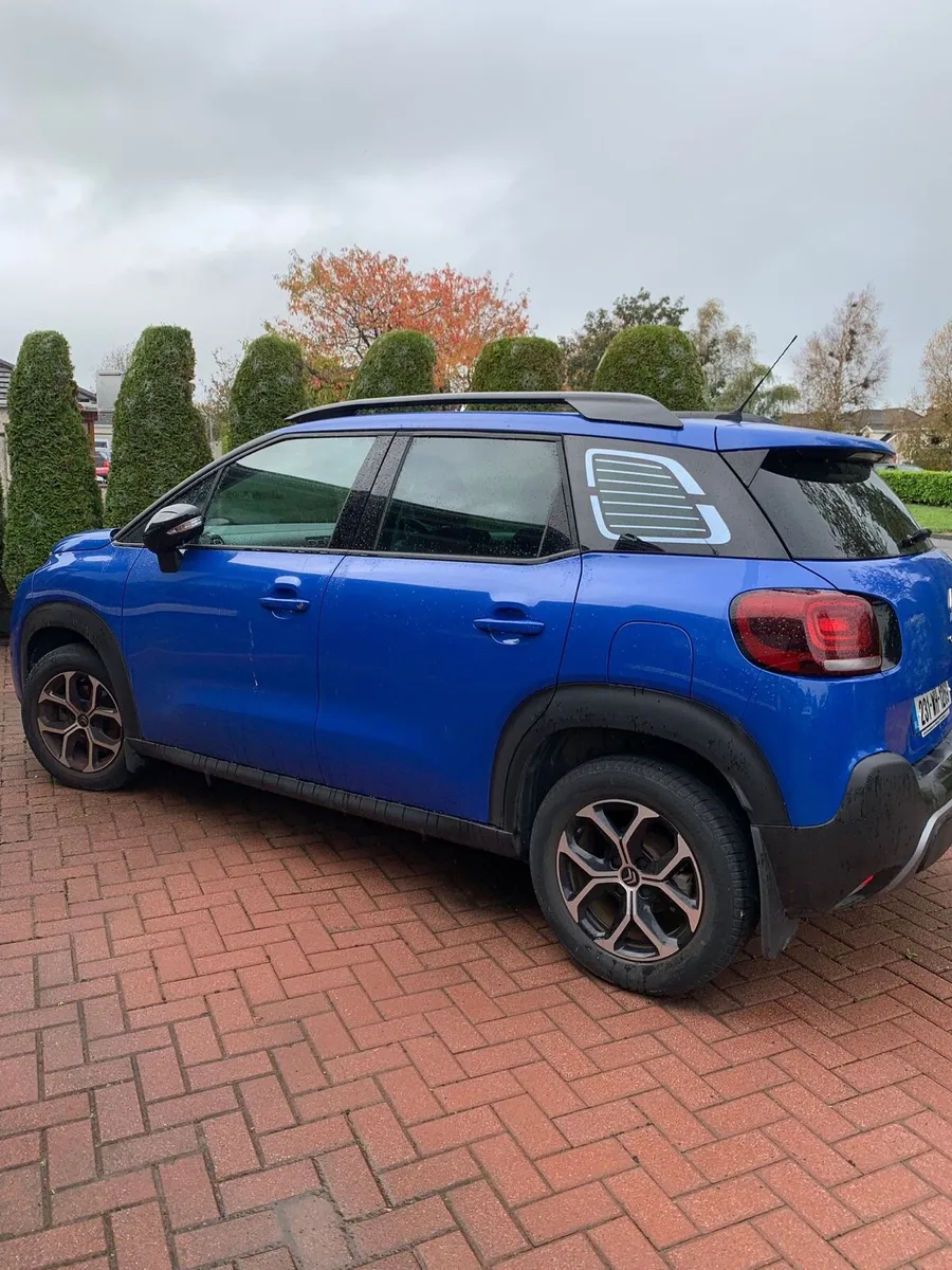 Car - Image 2