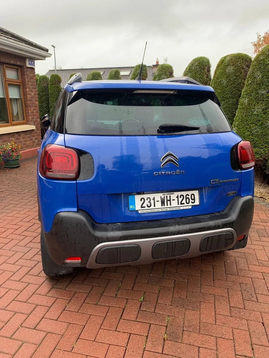 Car - Image 3