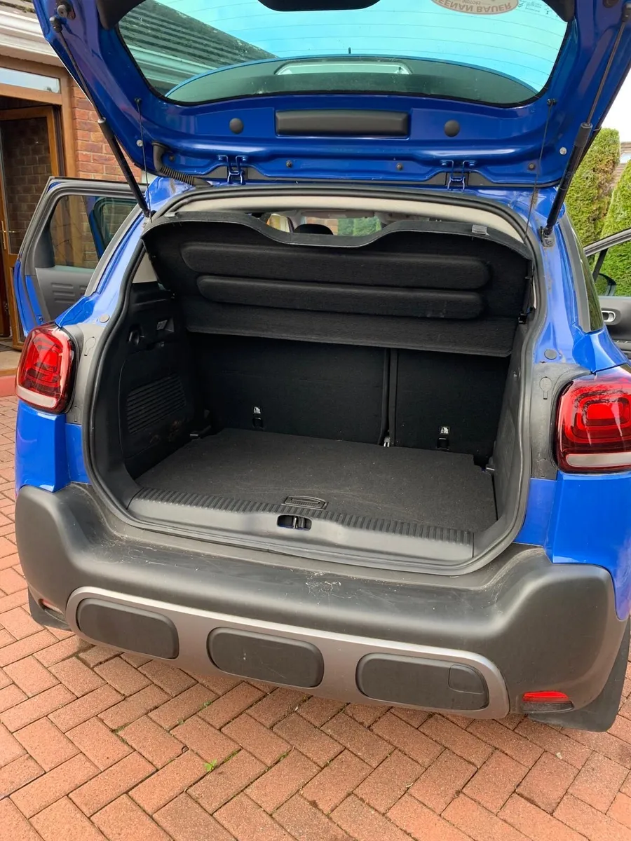 Car - Image 4
