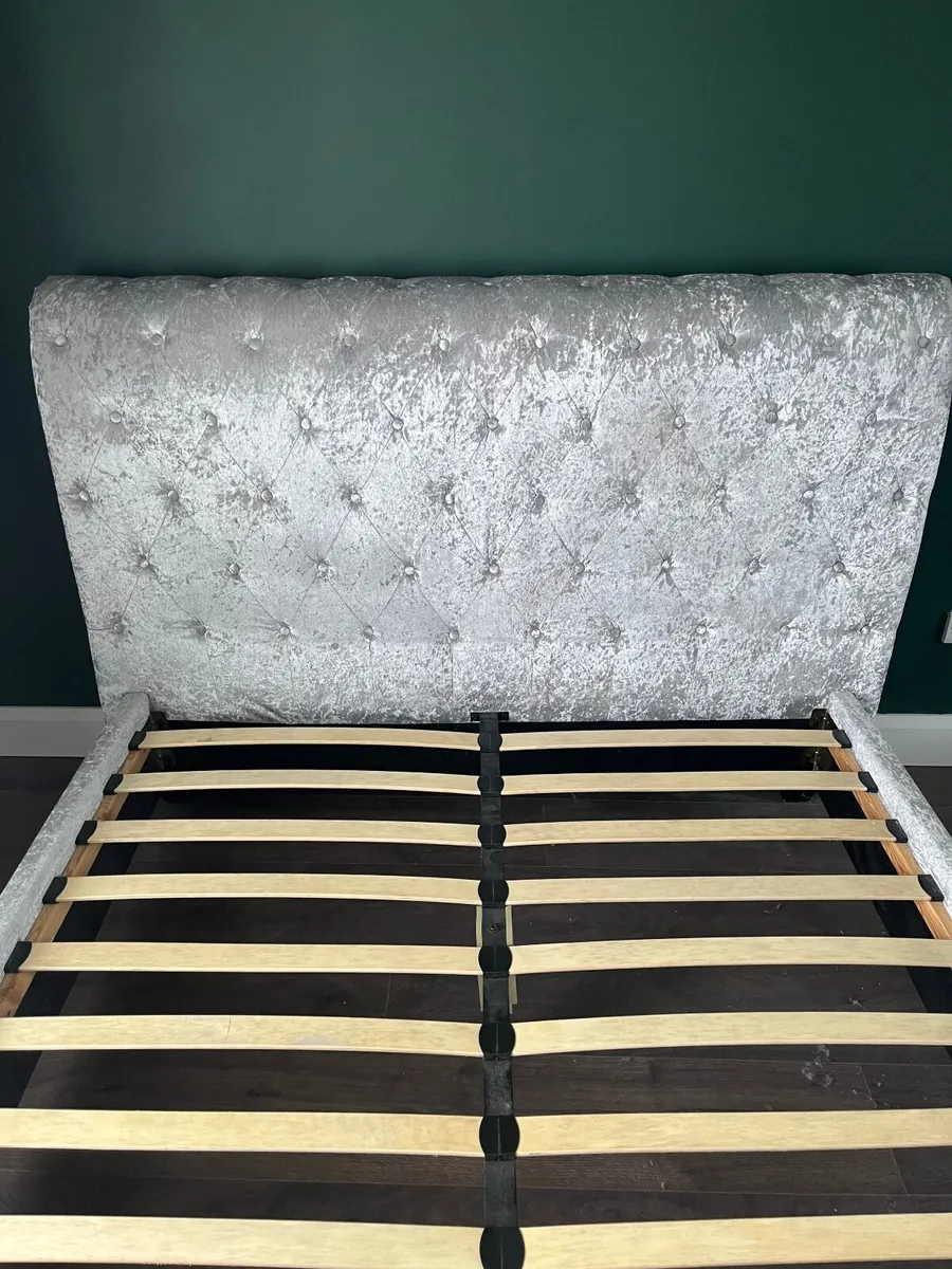 King size bed - Image 3