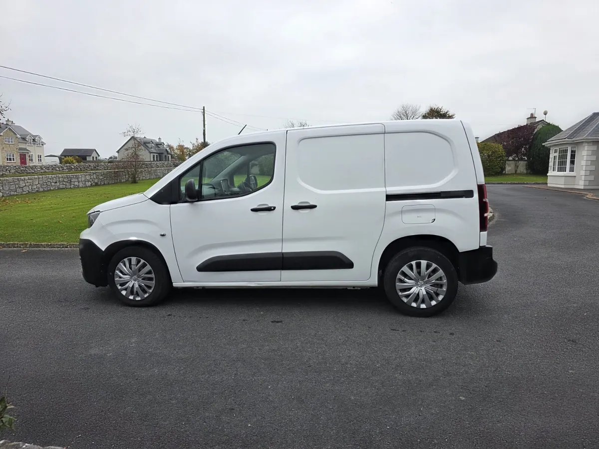 2019 Peugeot Partner - Image 4