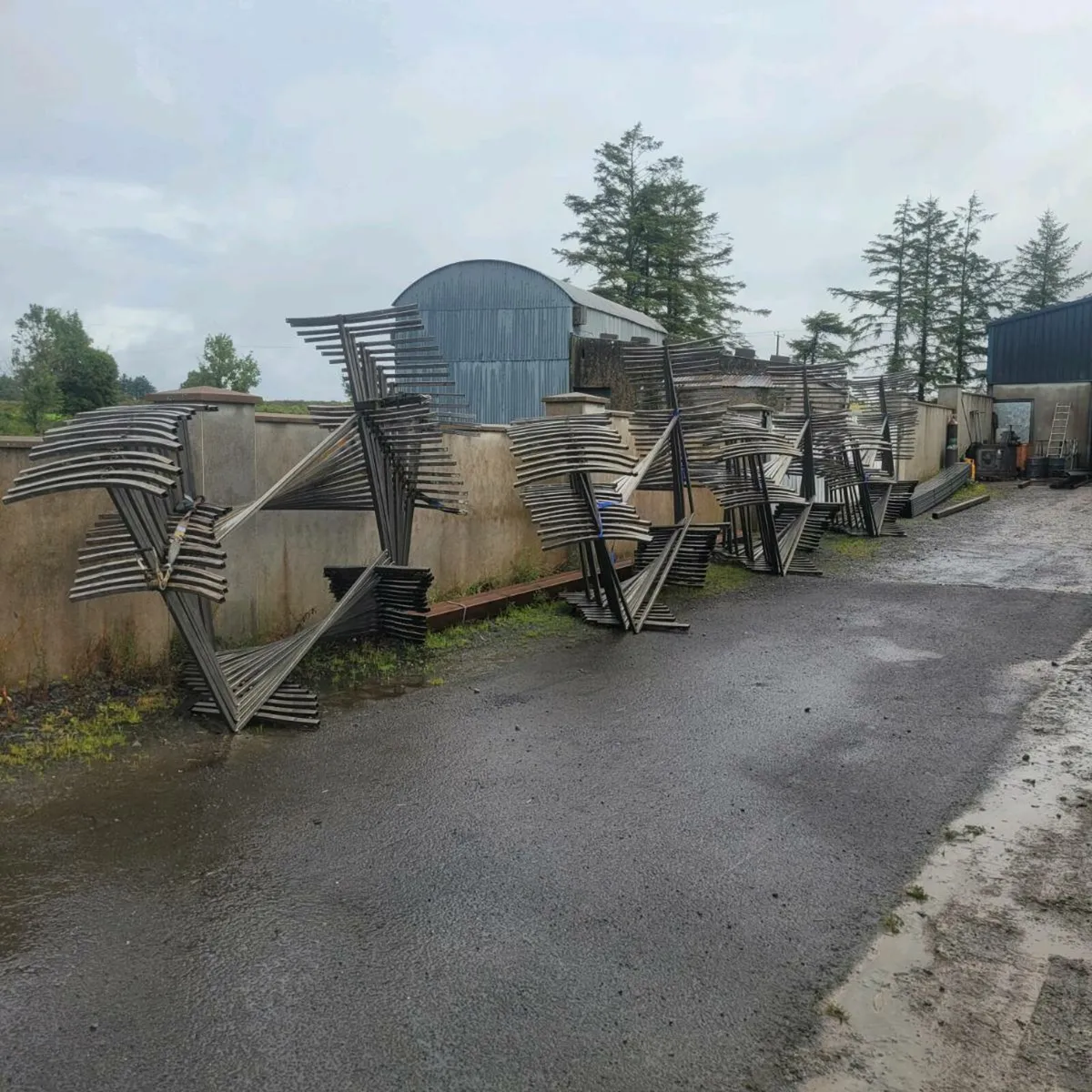 Mobile clotheslines - Image 1