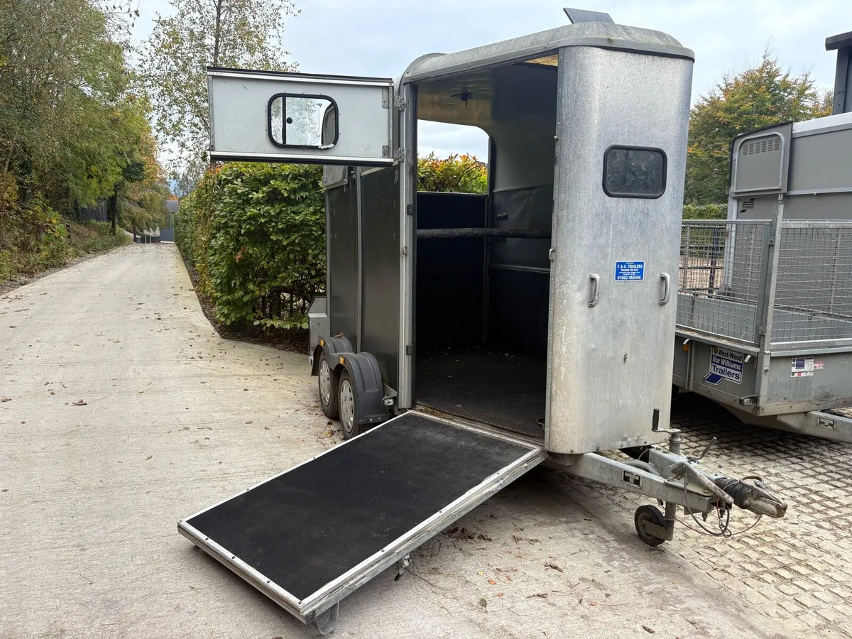 Ivor Williams Classic Double Horse Box - Image 4
