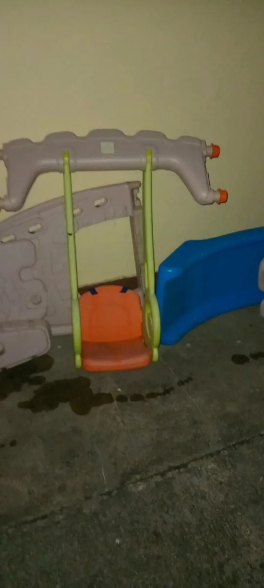 Slide swing set - Image 1