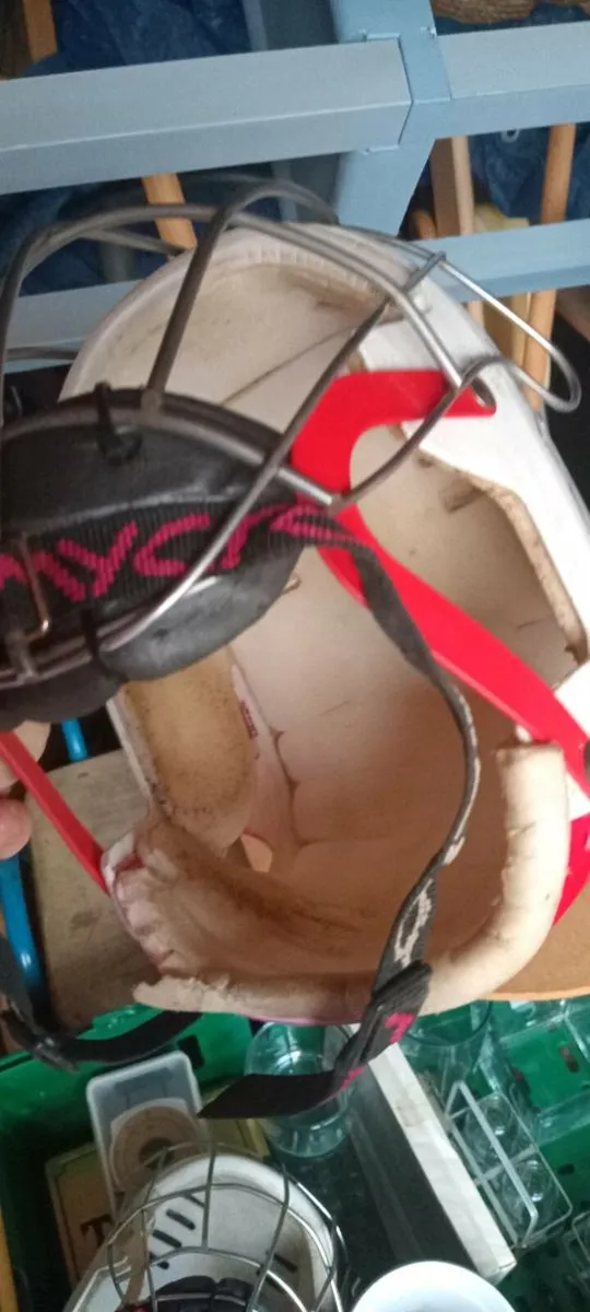 Hurling helmet - Image 2