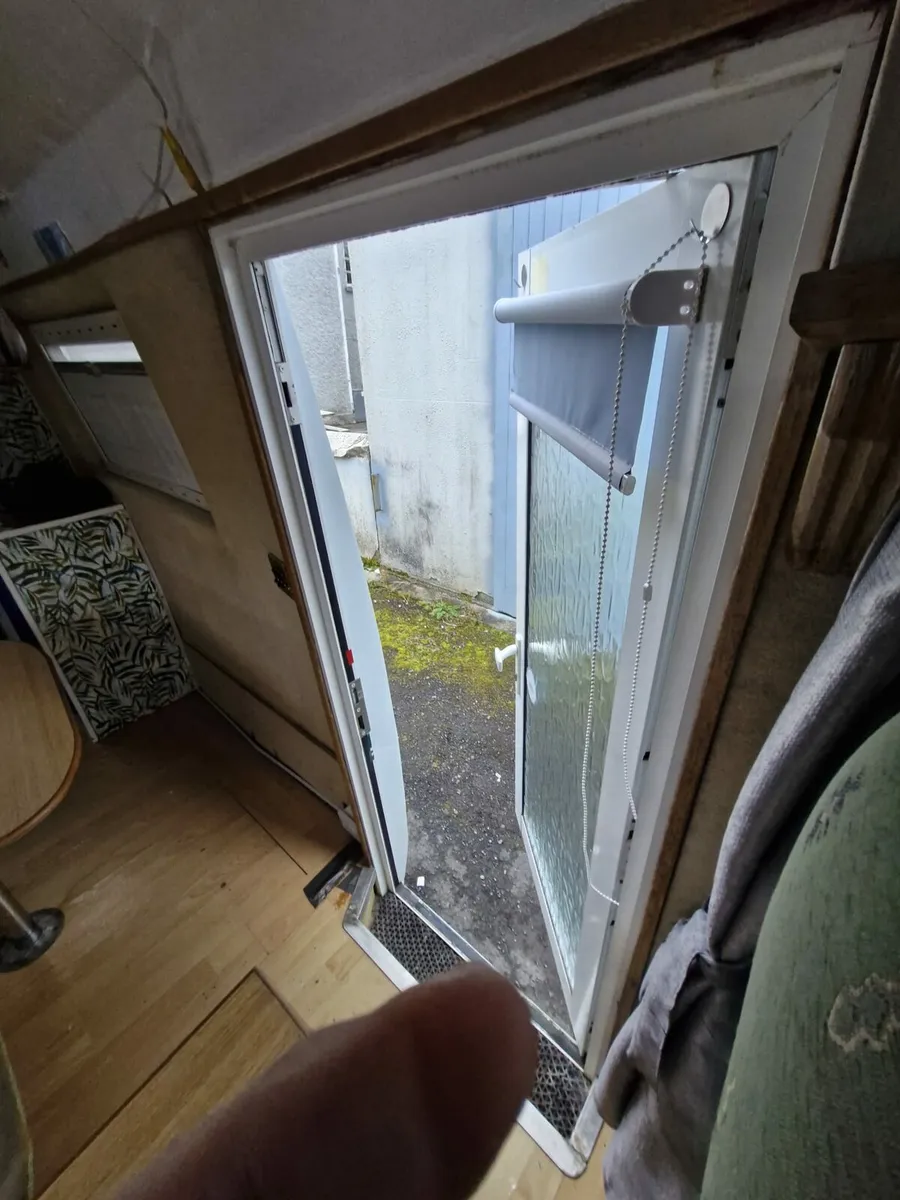 Camper Van - Image 3