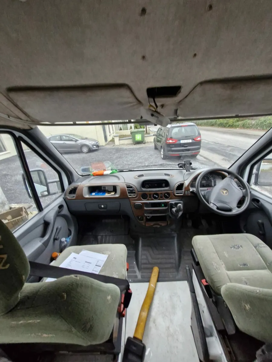 Camper Van - Image 4