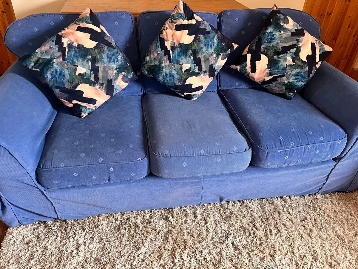 Free!! Couch and  matching 2 chairs - Image 2