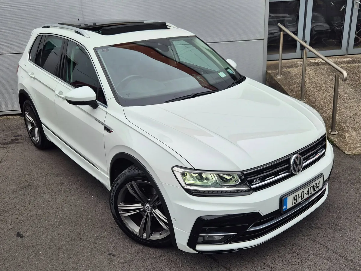 2019 VW Tiguan R Line, Sunroof, 19" Alloys - Image 3
