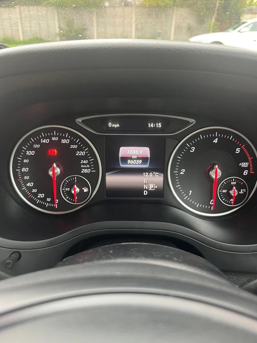 Mercedes-Benz B-Class 2016 AUTO DIESEL LOW KMS - Image 3
