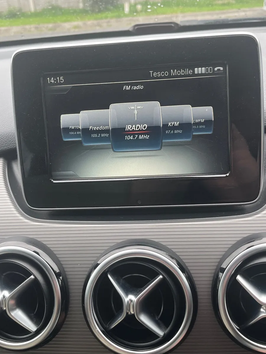 Mercedes-Benz B-Class 2016 AUTO DIESEL LOW KMS - Image 4