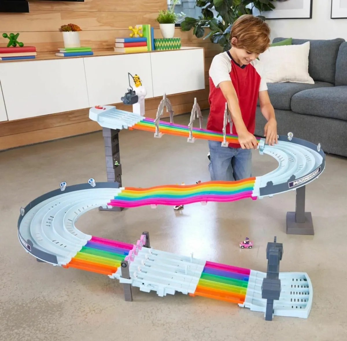 Hot Wheels Mario Kart Rainbow Road Race Track Play - Image 4