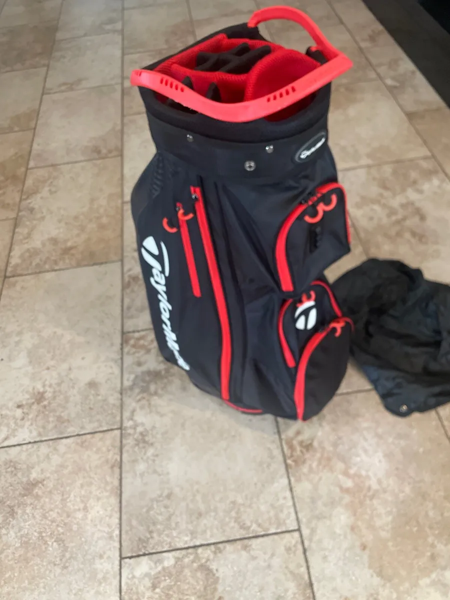 Taylormade cart bag - Image 2