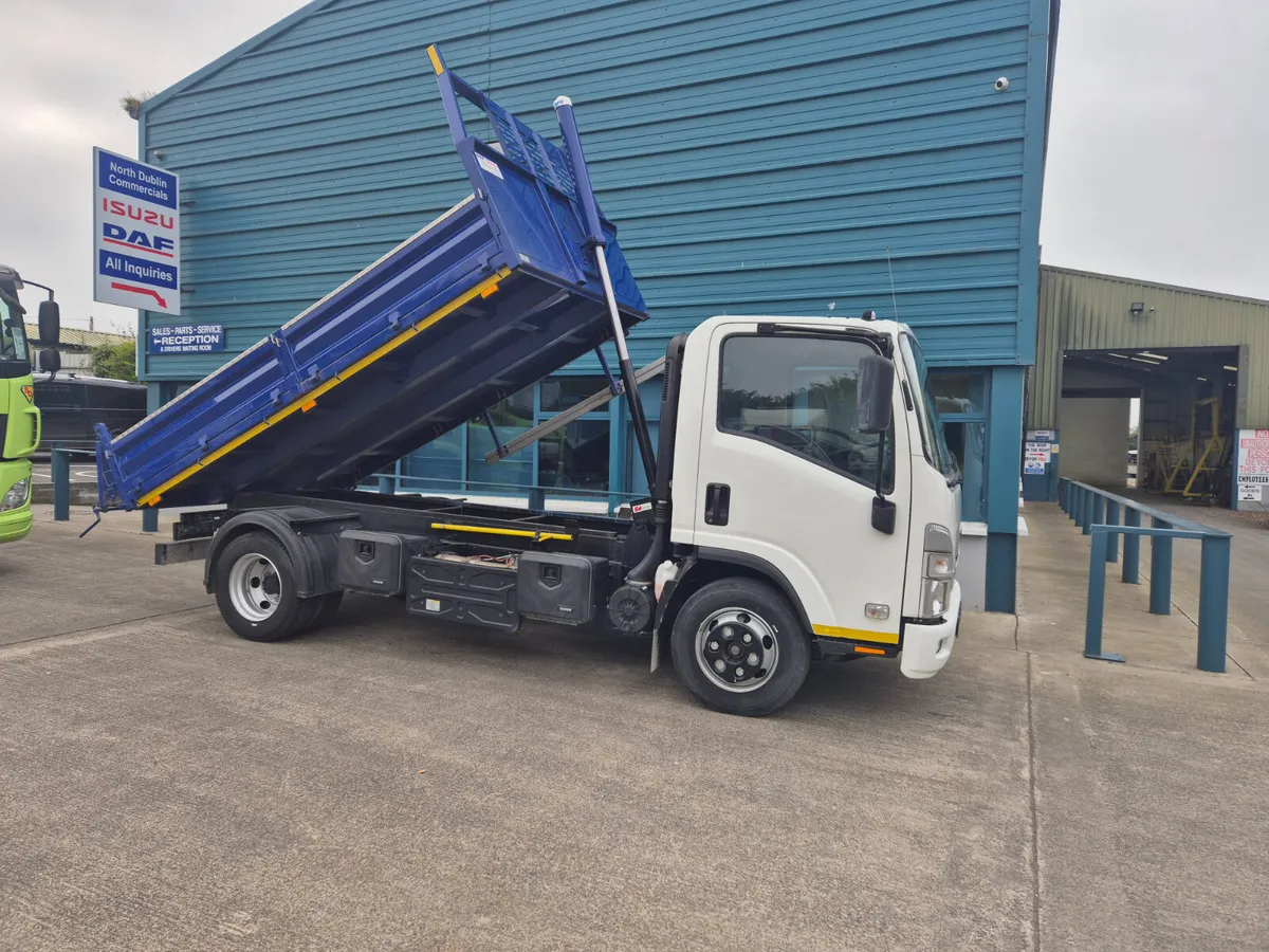 2025 ISUZU NPR 7.5TON TIPPER - Image 2