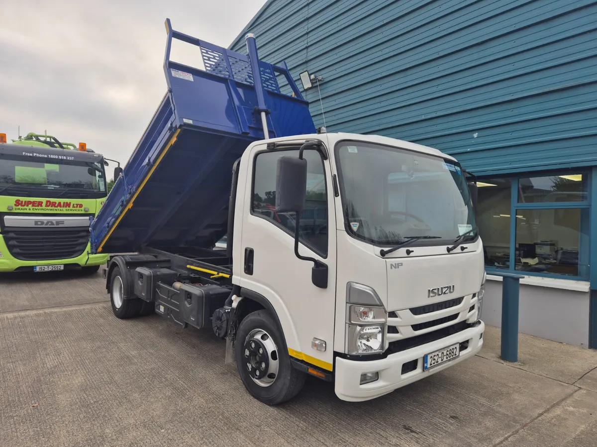 2025 ISUZU NPR 7.5TON TIPPER - Image 3