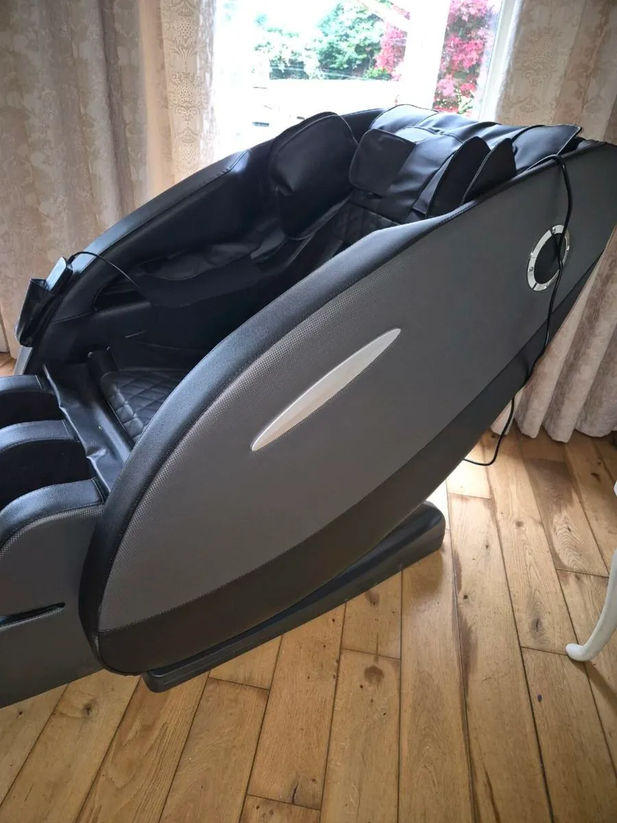 Massage chair - Image 1