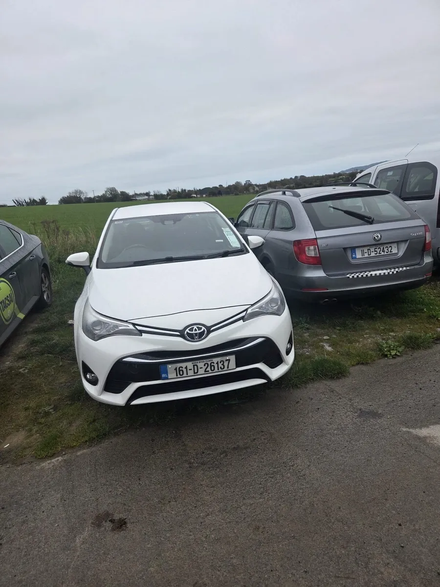 2016 Avensis