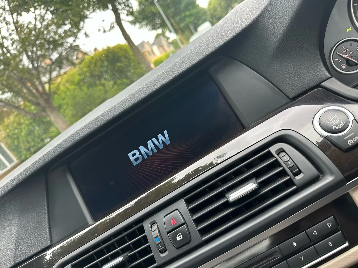 BMW 520d 2012 - Image 2