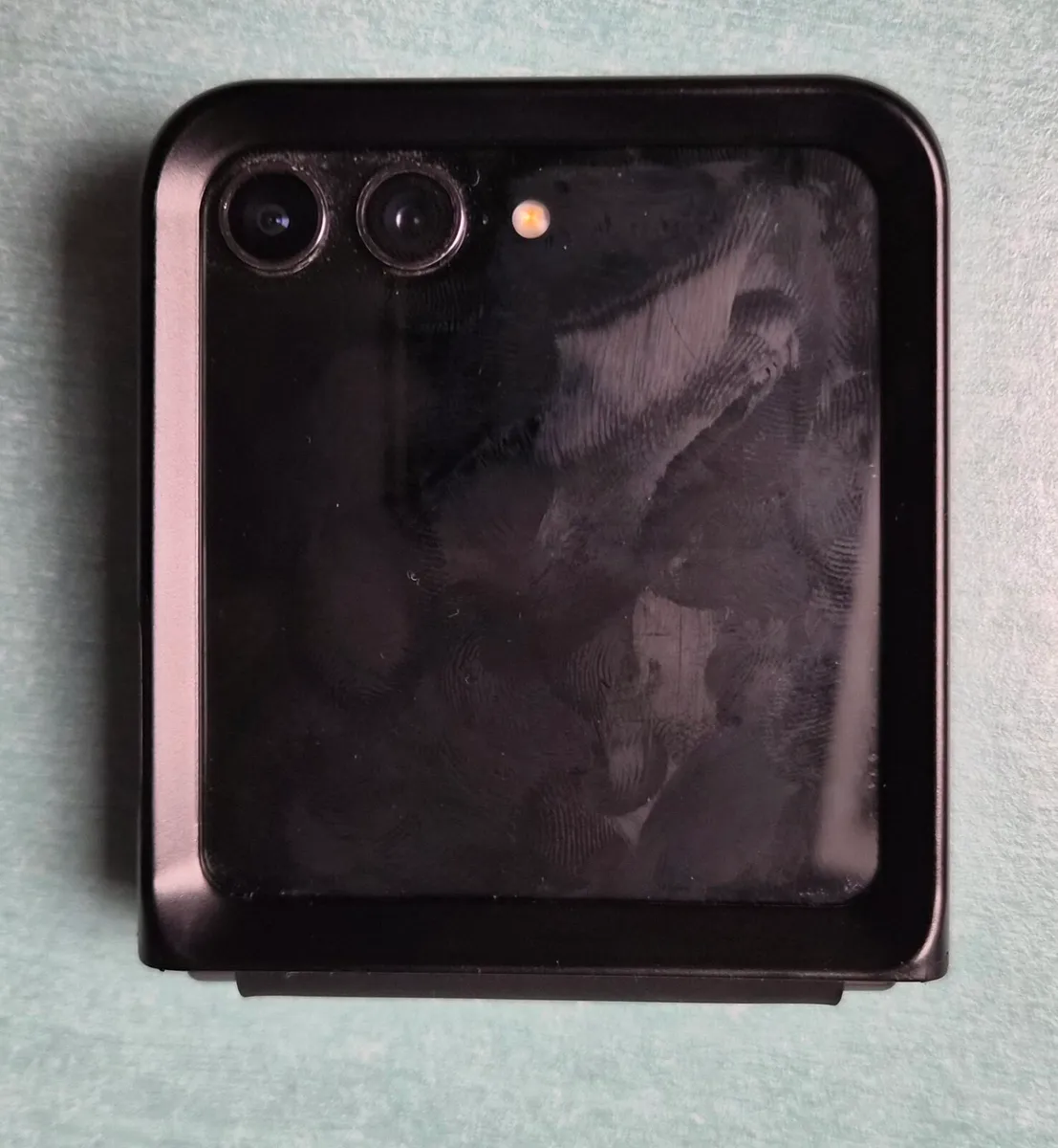 Samsung Galaxy Flip 5 - Image 3