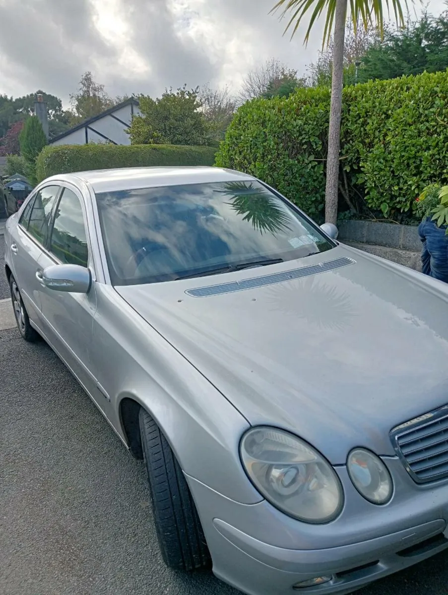 Mercedes e 200 - Image 1