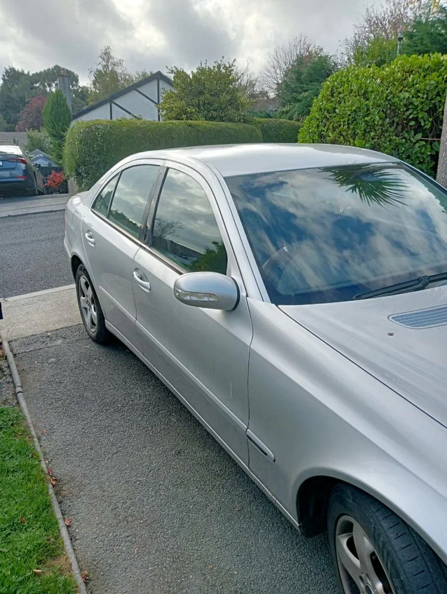 Mercedes e 200 - Image 2