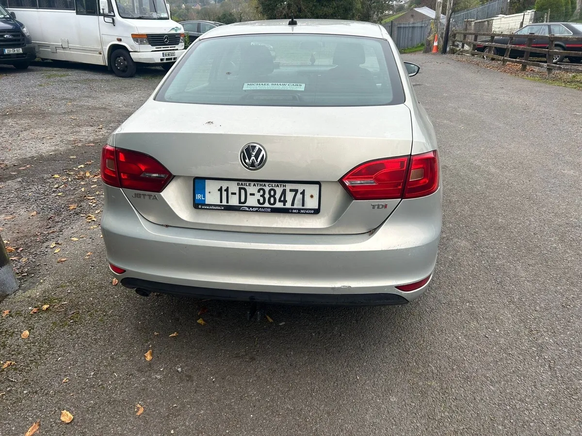 Volkswagon Jetta - Image 4