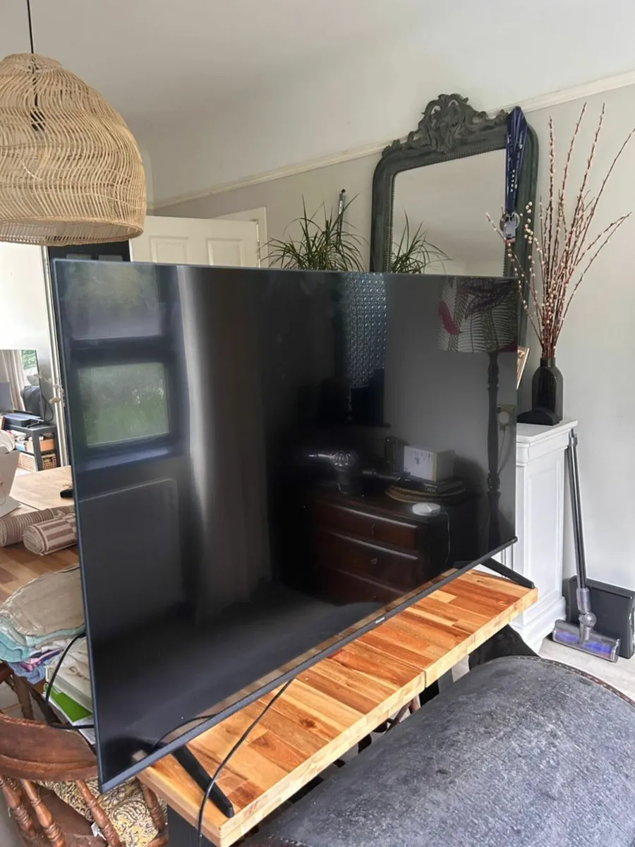 55 Inch Hisense 4K Smart TV - Perfect Condition - Image 2
